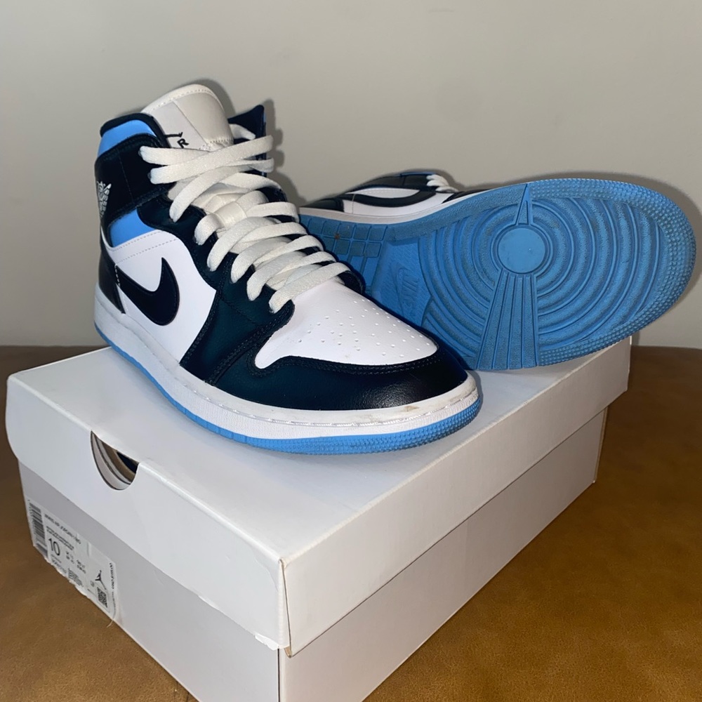 Women’s Air Jordan 1 Mid